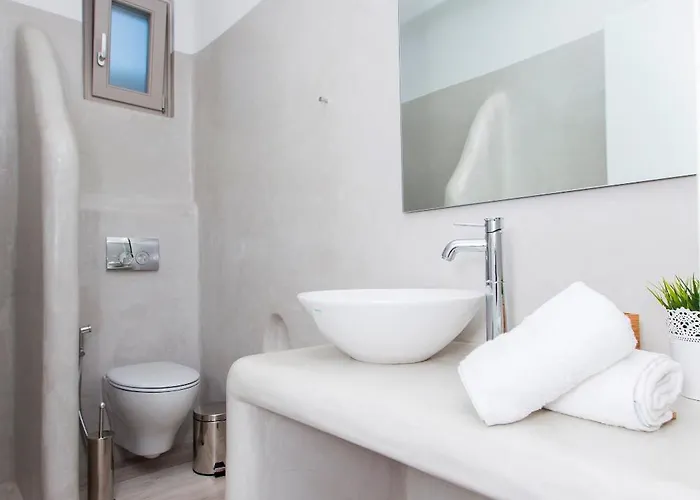 Rocabella Just 100m From Glyfada